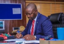 Sunday Dare donates ₦50000 to Oyo schoolchildren