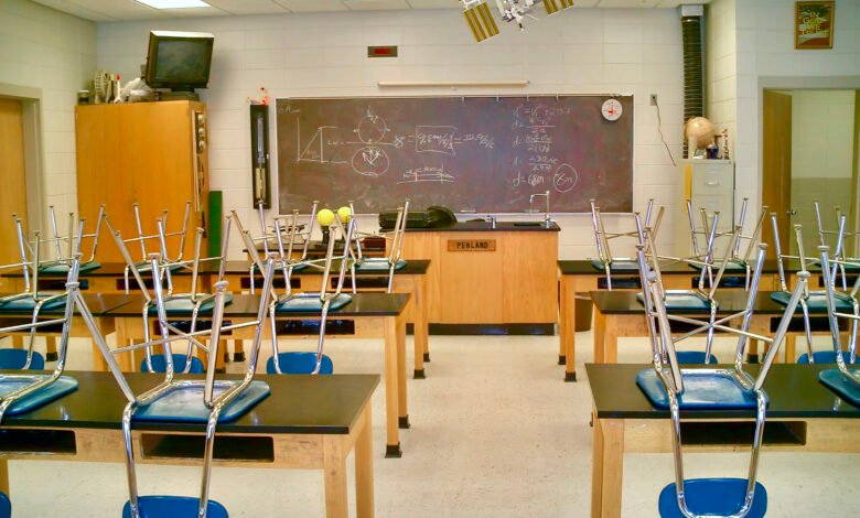 iowa-teacher-fired-extra-credit-cash-donations